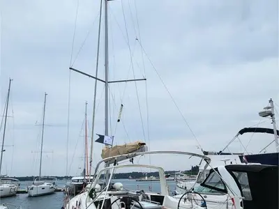 Deck of Office 2, a Beneteau Oceanis 41.1 sailboat at Grad Pula, Croatia