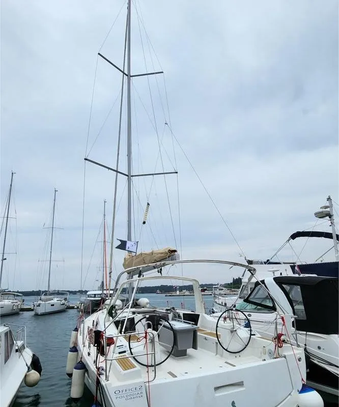 Deck of Office 2, a Beneteau Oceanis 41.1 sailboat at Grad Pula, Croatia