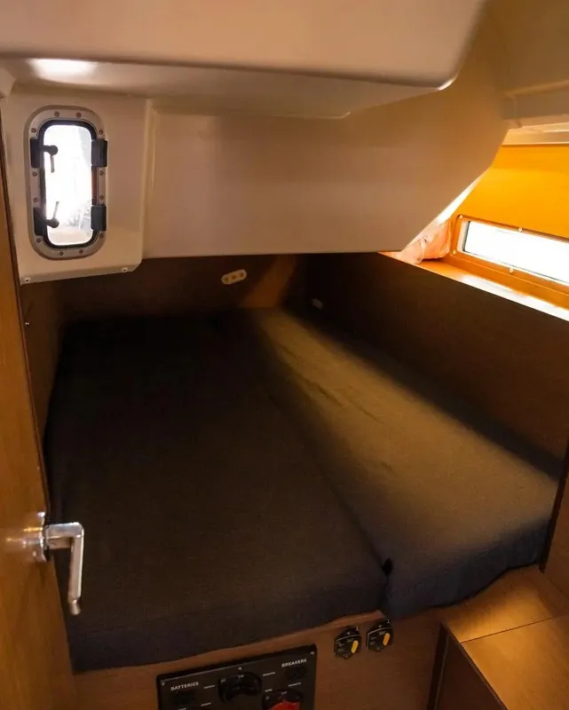Cabin on Polemas, a Beneteau Oceanis 40.1 sailboat at Toulon, France