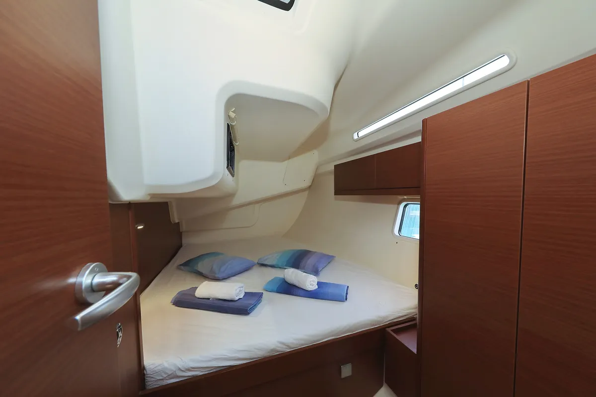 Cabin on Vivien, a Hanse 418 sailboat at Dubrovnik, Croatia