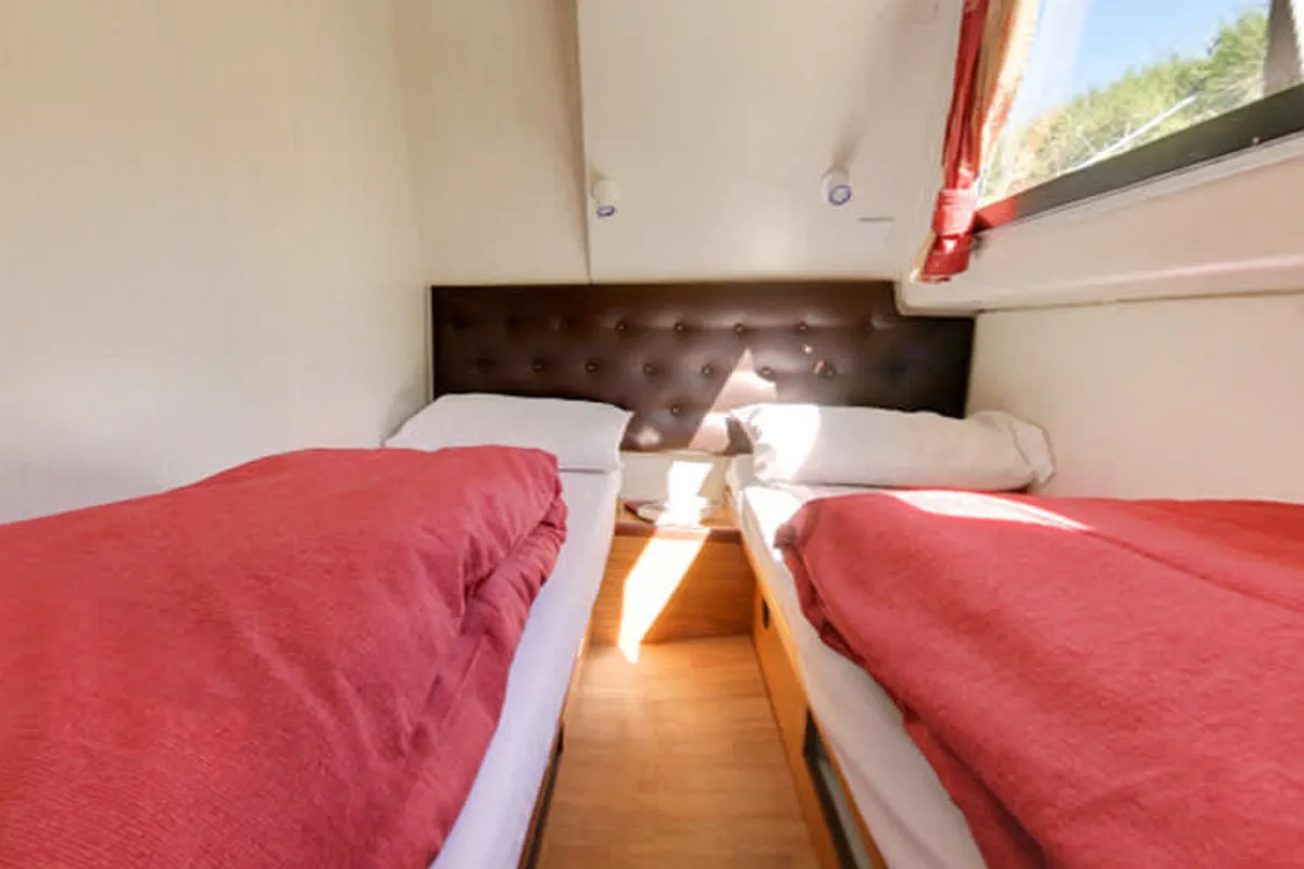 Cabin on Continentale - Budget 17, a Cygnet Continentale motorboat at Decize, France