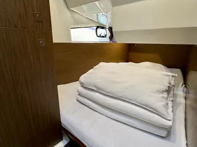 Cabin on Mala Sirena, a Jeanneau Merry Fisher 1095 FLY motorboat at Općina Pakoštane, Croatia
