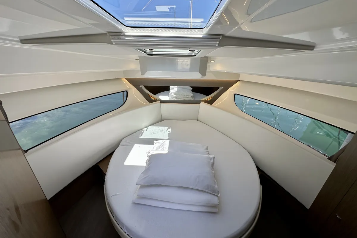 Cabin on Mala Sirena, a Jeanneau Merry Fisher 1095 FLY motorboat at Općina Pakoštane, Croatia