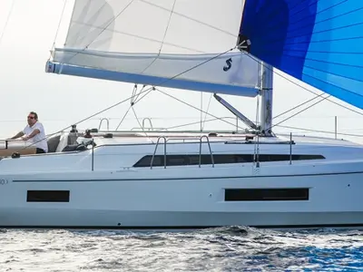 Salon of Roza, a Beneteau Oceanis 40.1 sailboat at Athens, Greece