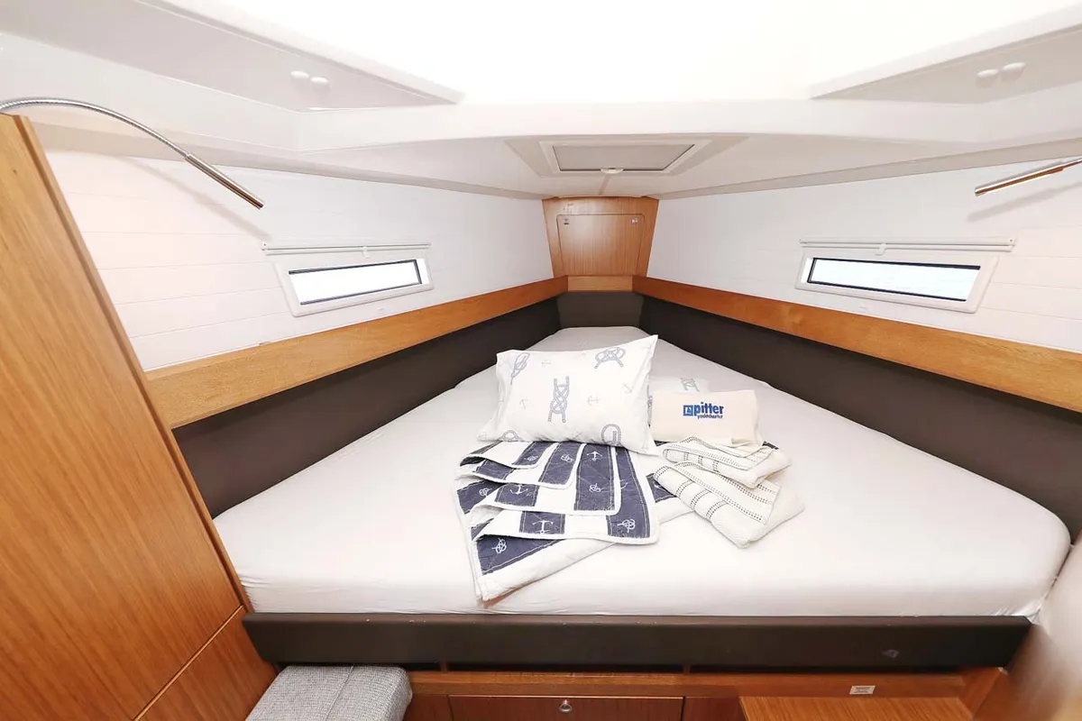 Cabin on Madrugada, a Bavaria Cruiser 41 Style sailboat at Jezera, Croatia