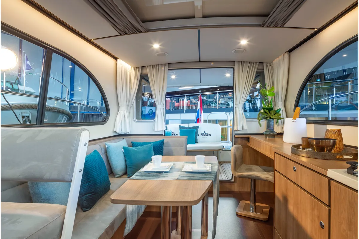 Salon of Amy, a Gulet x-reuse motorboat at Mirow, Germany