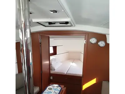 Cabin on Te Fiti, a Beneteau Oceanis 35 sailboat at Tonnarella, Italy