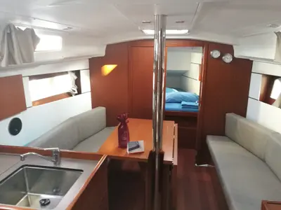 Salon of Te Fiti, a Beneteau Oceanis 35 sailboat at Tonnarella, Italy