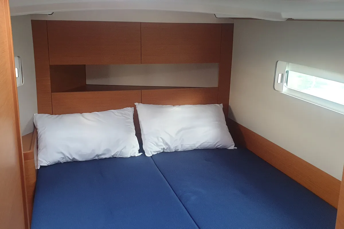 Cabin on The Song Is You, a Jeanneau Sun Odyssey 410 sailboat at Tropea, Italy