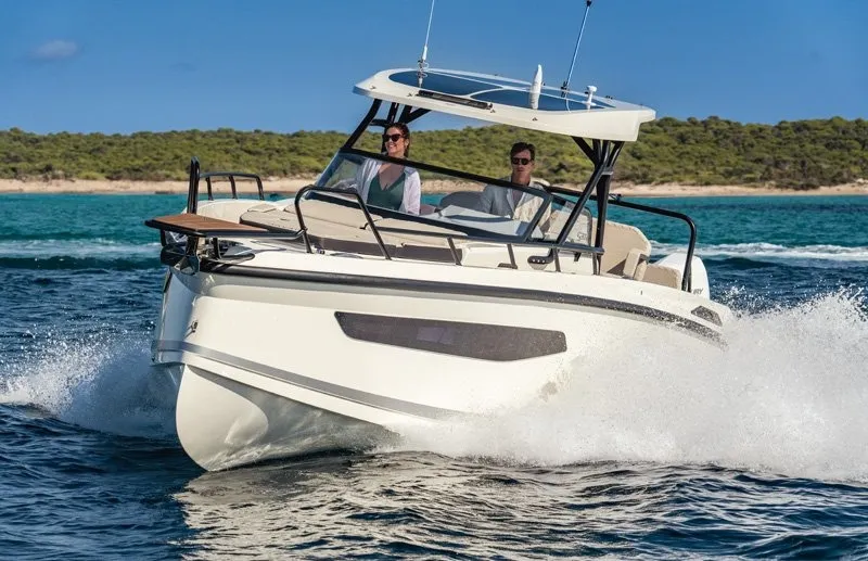 25, a Navan S30 motorboat at Cannigione, Italy