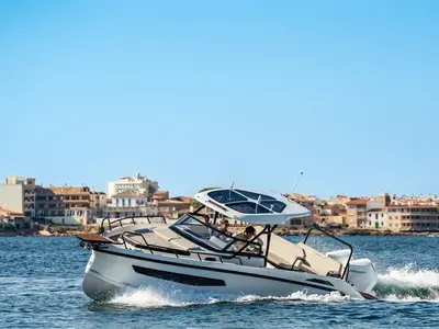 25, a Navan S30 motorboat at Cannigione, Italy