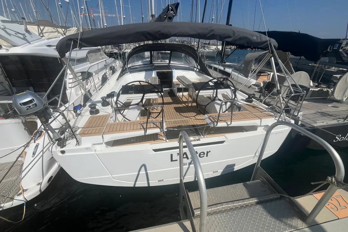 L'after, a Hanse 460 sailboat at Marseille, France