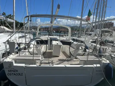 Cockpit of Senza Ostacoli, a Beneteau Oceanis 46.1 sailboat at Tonnarella, Italy