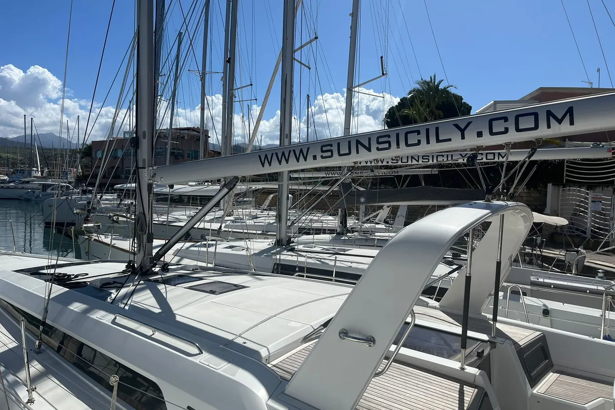Exterior view of Senza Ostacoli, a Beneteau Oceanis 46.1 sailboat at Tonnarella, Italy