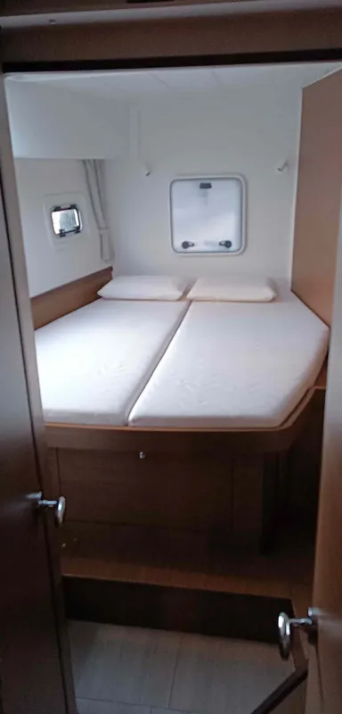 Cabin on Easy to love, a Lagoon 42 catamaran at Tropea, Italy