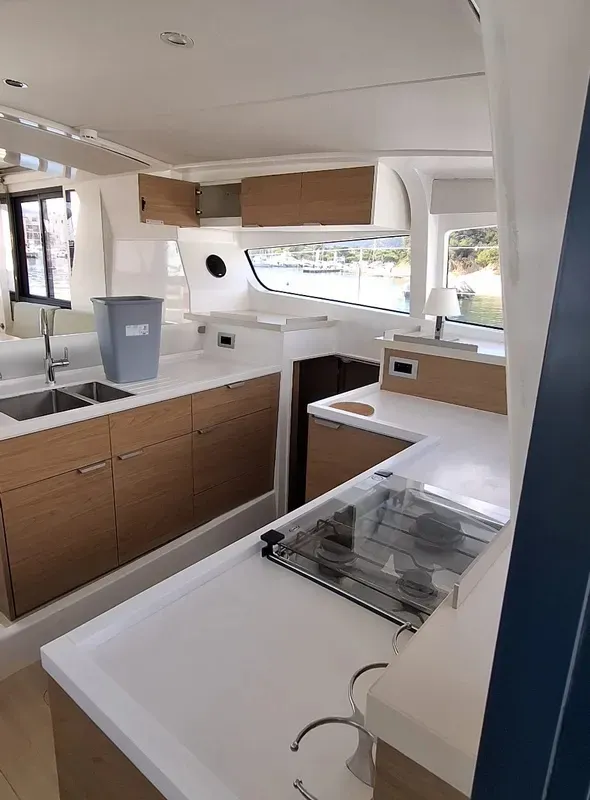 WHITE PEARL, a Bali 4.2 catamaran at La Favière, France