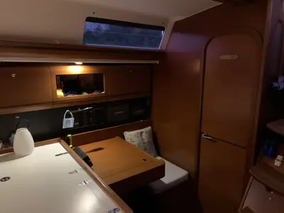 Salon of Azorean Dream, a Dufour 405 Grand Large sailboat at São Pedro, Portugal