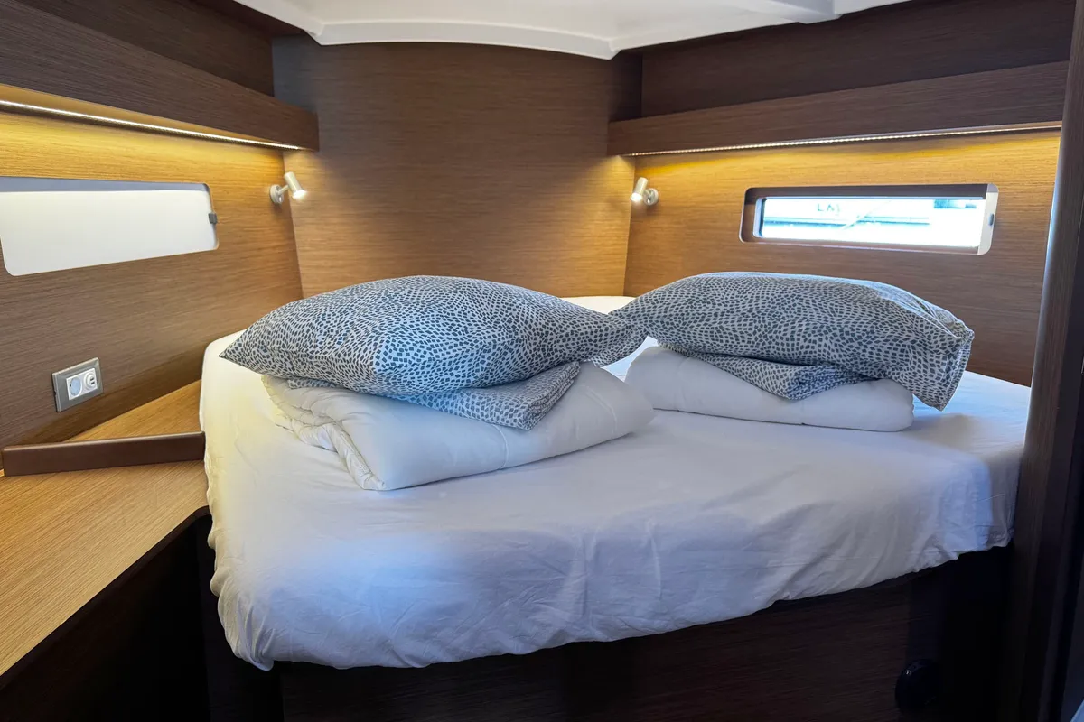 Cabin on Bruna, a Beneteau Oceanis 40.1 sailboat at Grad Biograd na Moru, Croatia