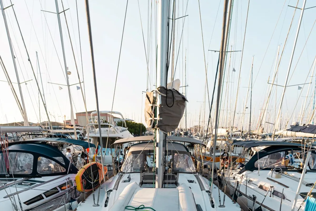 Deck of FILIPPOS I Boat location in LEFKAS MARINA, D-marin 1 SUP FREE, a Jeanneau Sun Odyssey 479 sailboat at Municipal Un…