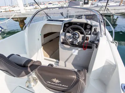 Cockpit of Cap Camarat 5.5 WA, a Jeanneau Cap Camarat 5.5 WA motorboat at Grad Pula, Croatia
