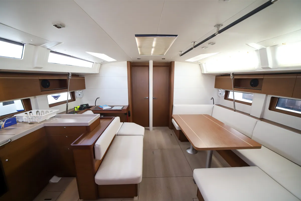 Salon of Briseide - Comfort line, a Beneteau Oceanis 51.1 sailboat at Olbia, Italy