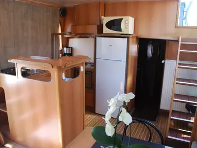 Galley of America 43, a motorboat at Savoyeux, France
