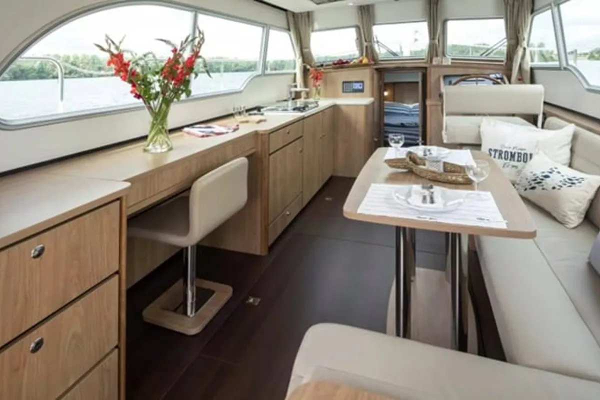 Salon of Salida, a Linssen motorboat at IJsselstein, Netherlands