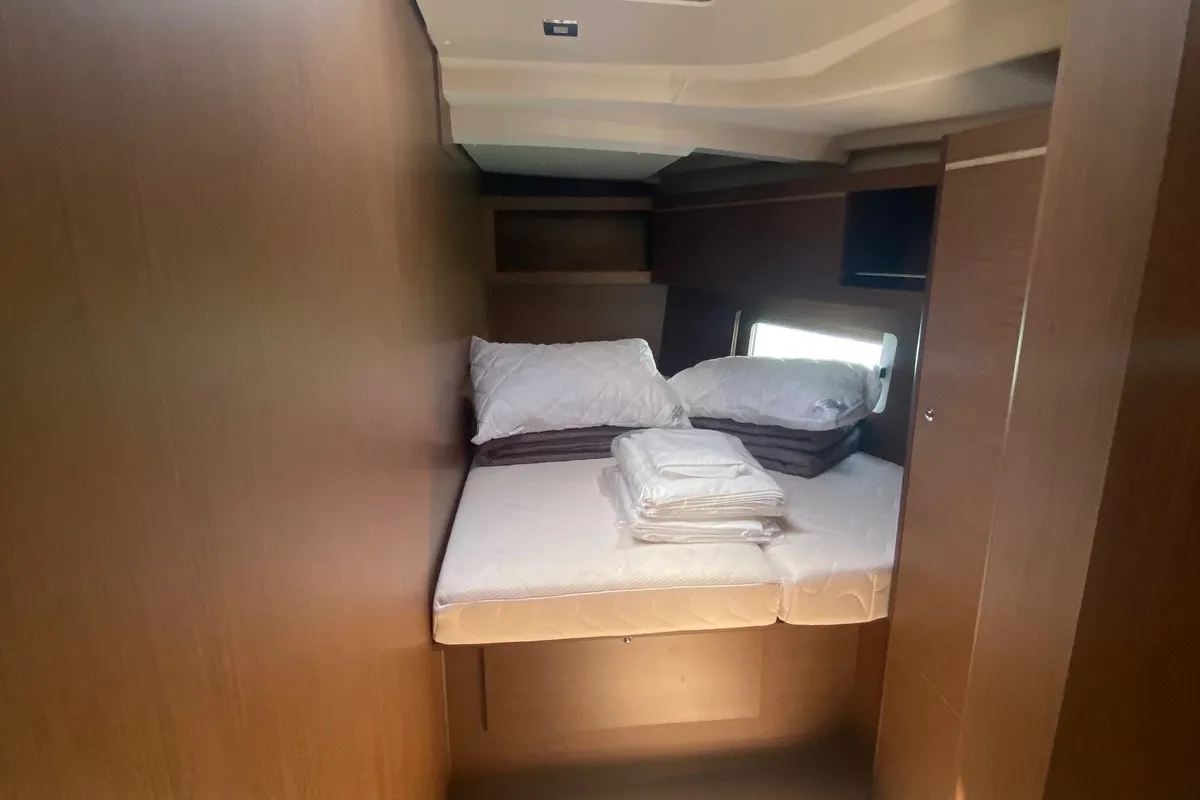 Cabin on Joanna, a Beneteau Oceanis 46.1 sailboat at Volos Municipality, Greece