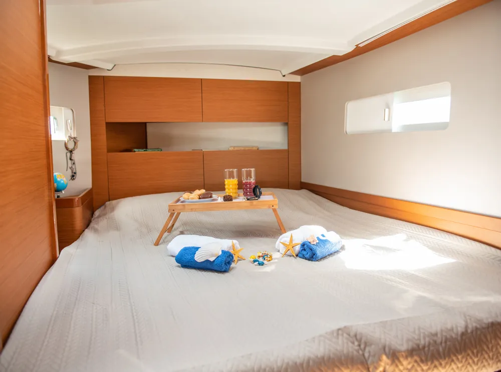Cabin on Marianna, a Jeanneau Sun Odyssey 410 sailboat at Kontokali, Greece