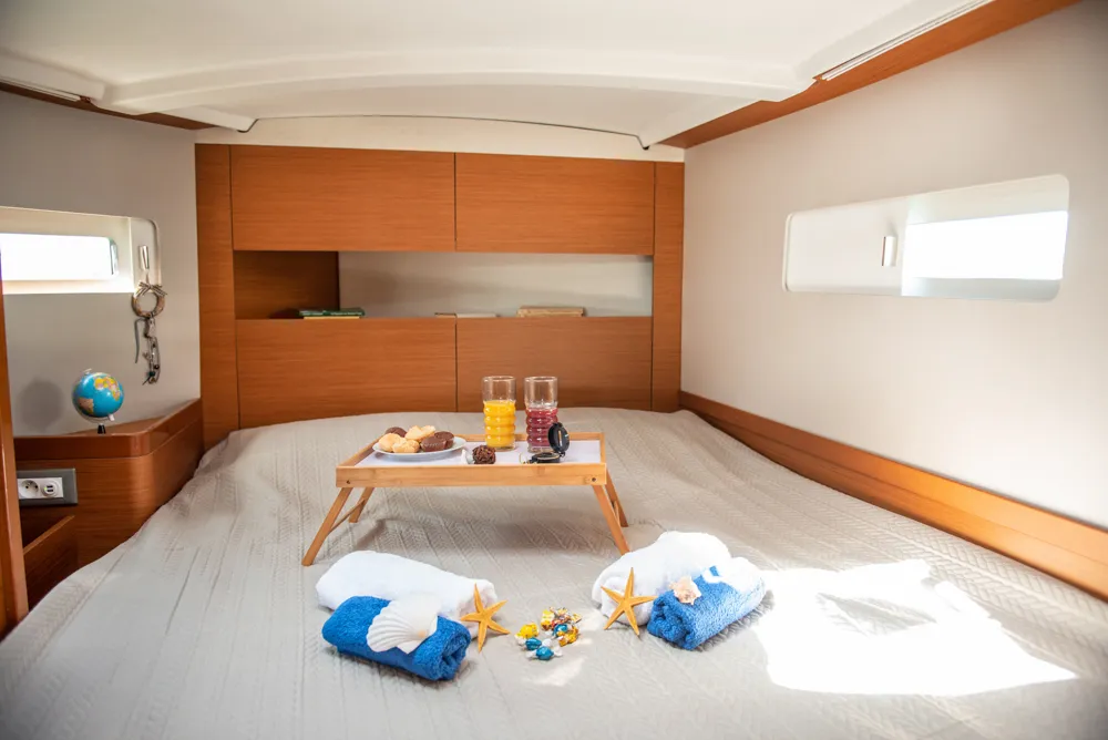 Cabin on Marianna, a Jeanneau Sun Odyssey 410 sailboat at Kontokali, Greece