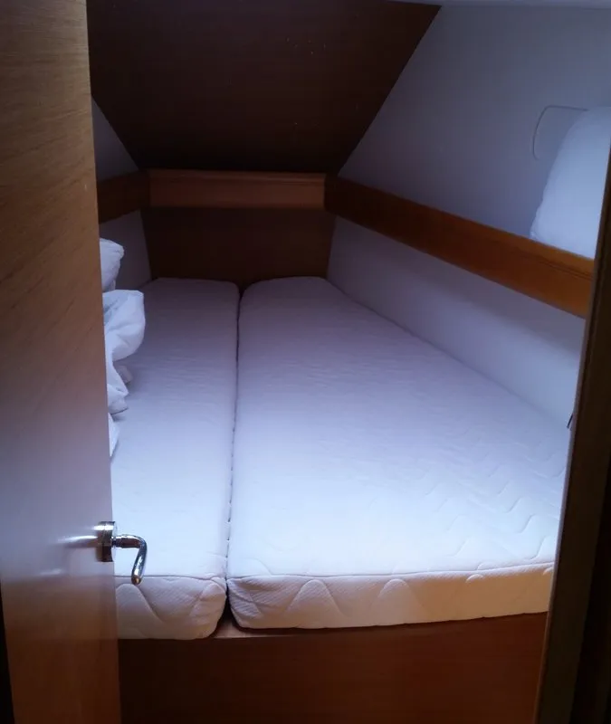Cabin on Libera, a Jeanneau Sun Odyssey 439 sailboat at Općina Sukošan, Croatia