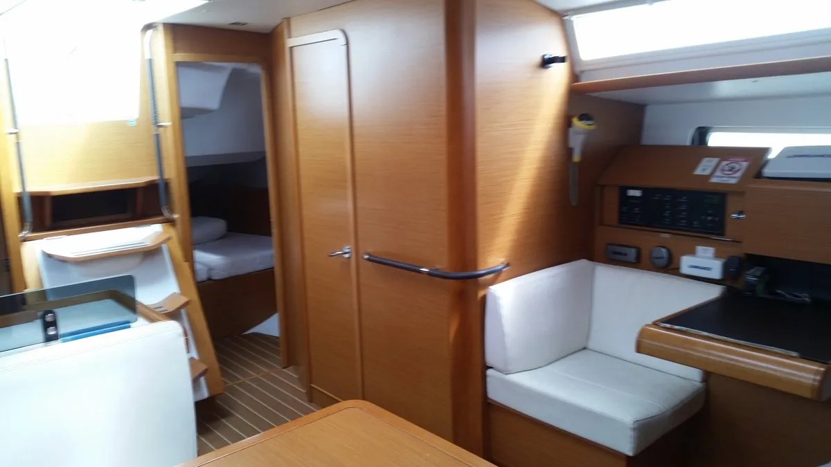 Salon of Libera, a Jeanneau Sun Odyssey 439 sailboat at Općina Sukošan, Croatia