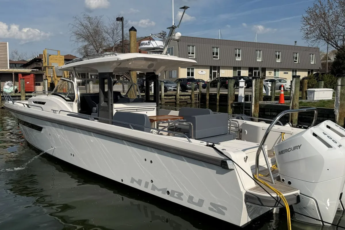 Rosie, a Nimbus T11 motorboat at Chesapeake, United States