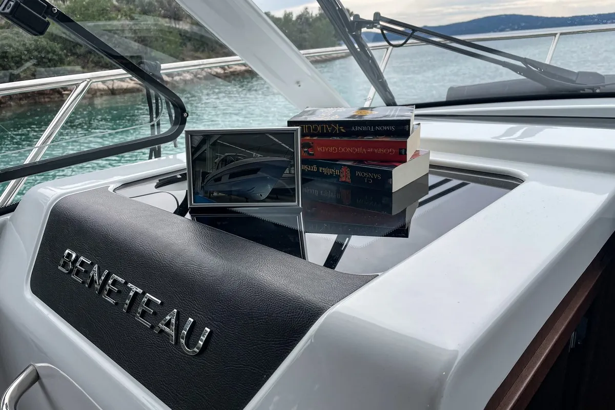 ARYA, a Beneteau Antares 9 OB motorboat at Split, Croatia