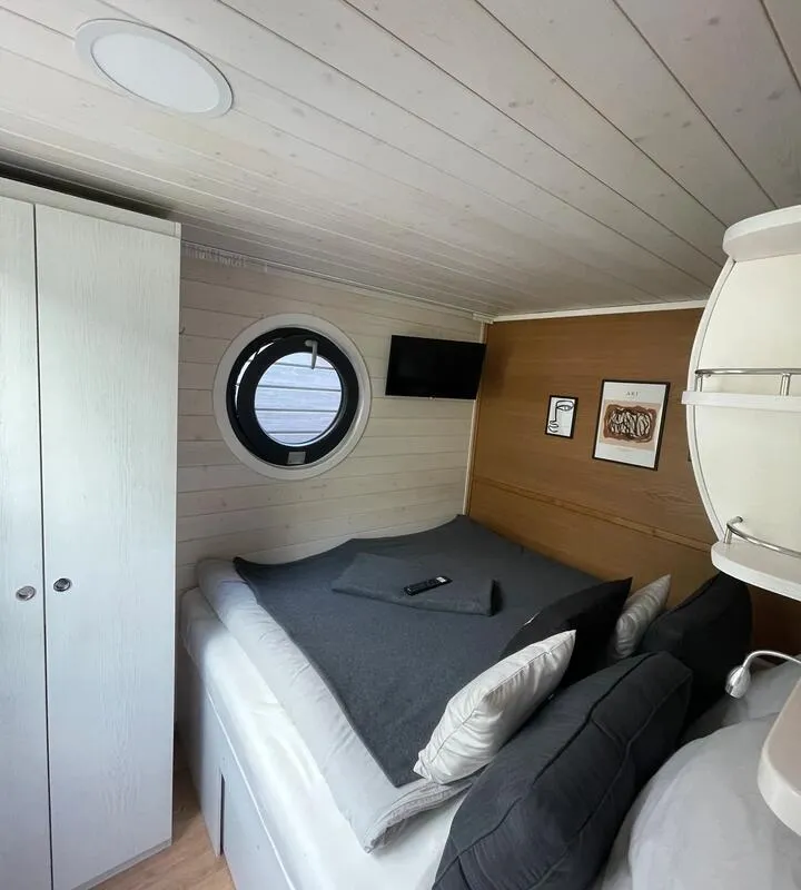 Cabin on Enjoy, a Woma D13* motorboat at Fürstenberg/Havel, Germany