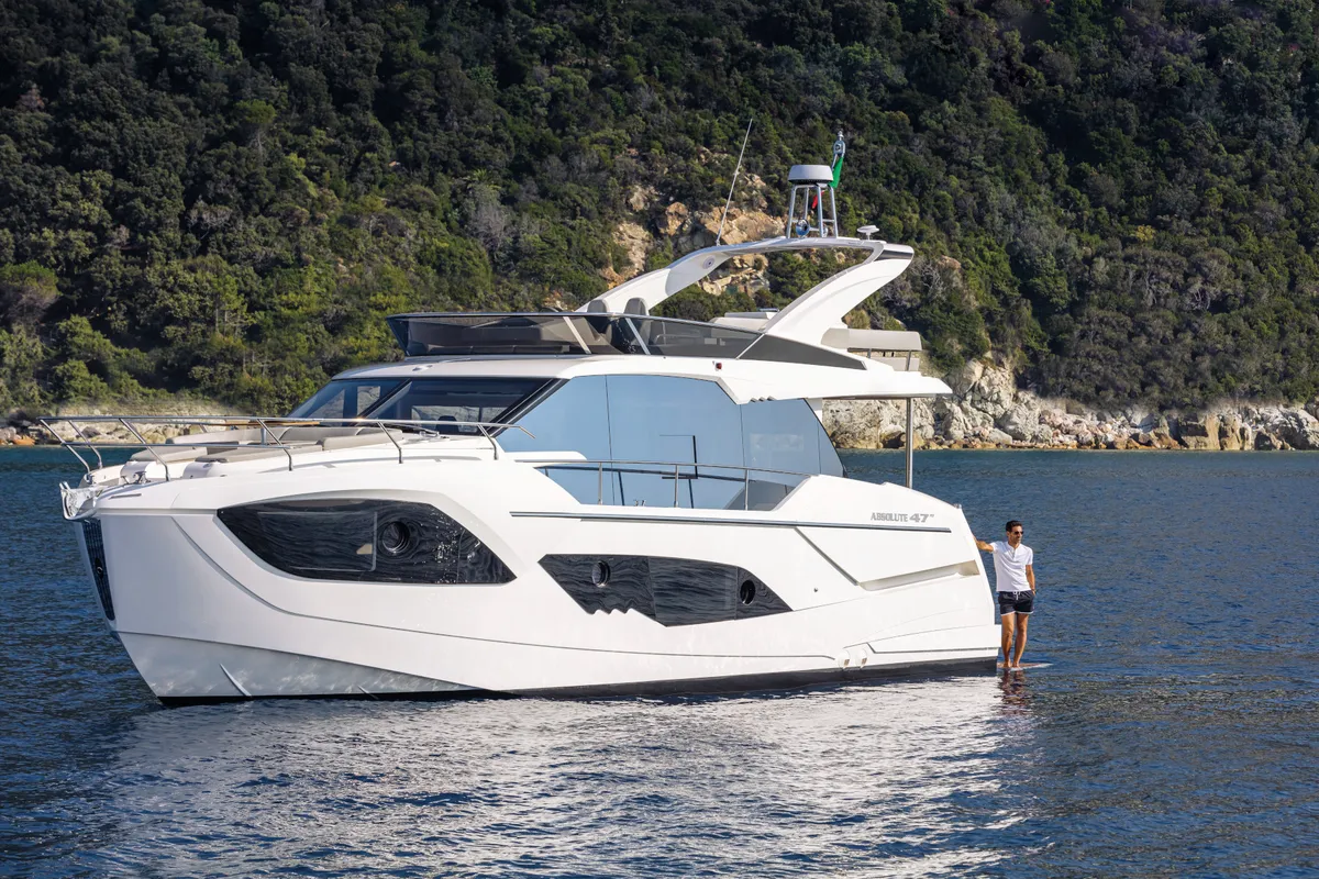 Exterior view of Riaz Tahia, a Absolute 47 Fly motorboat at Primošten, Croatia
