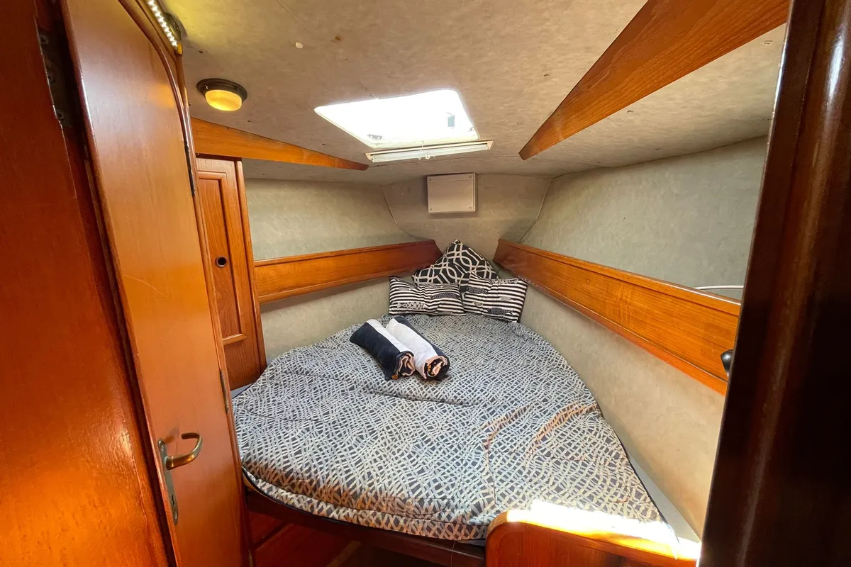 Cabin on Lili Marleen, a Jeanneau Sun Legende 41 sailboat at Horta, Portugal