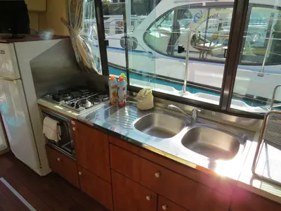 Cabin on Arpège, a Nicols Estivale Quattro motorboat at Sablé-sur-Sarthe, France