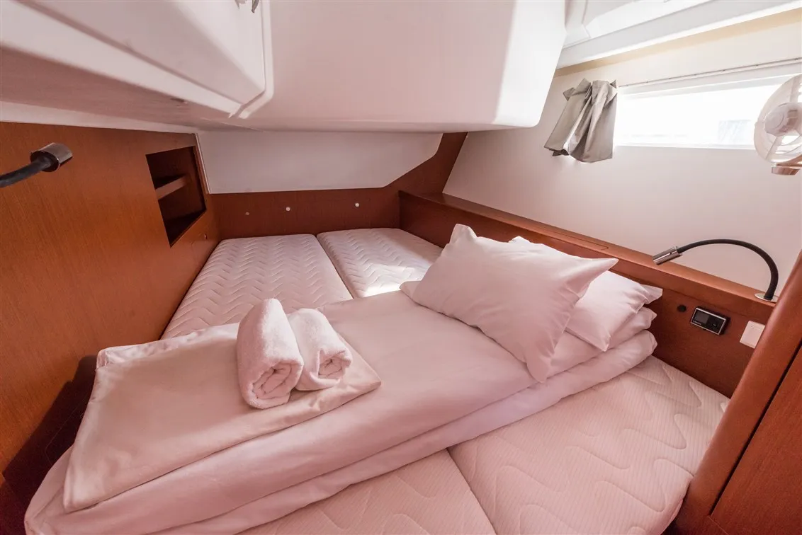 Cabin on MOBULA ONE, a Beneteau Oceanis 45 sailboat at Split, Croatia