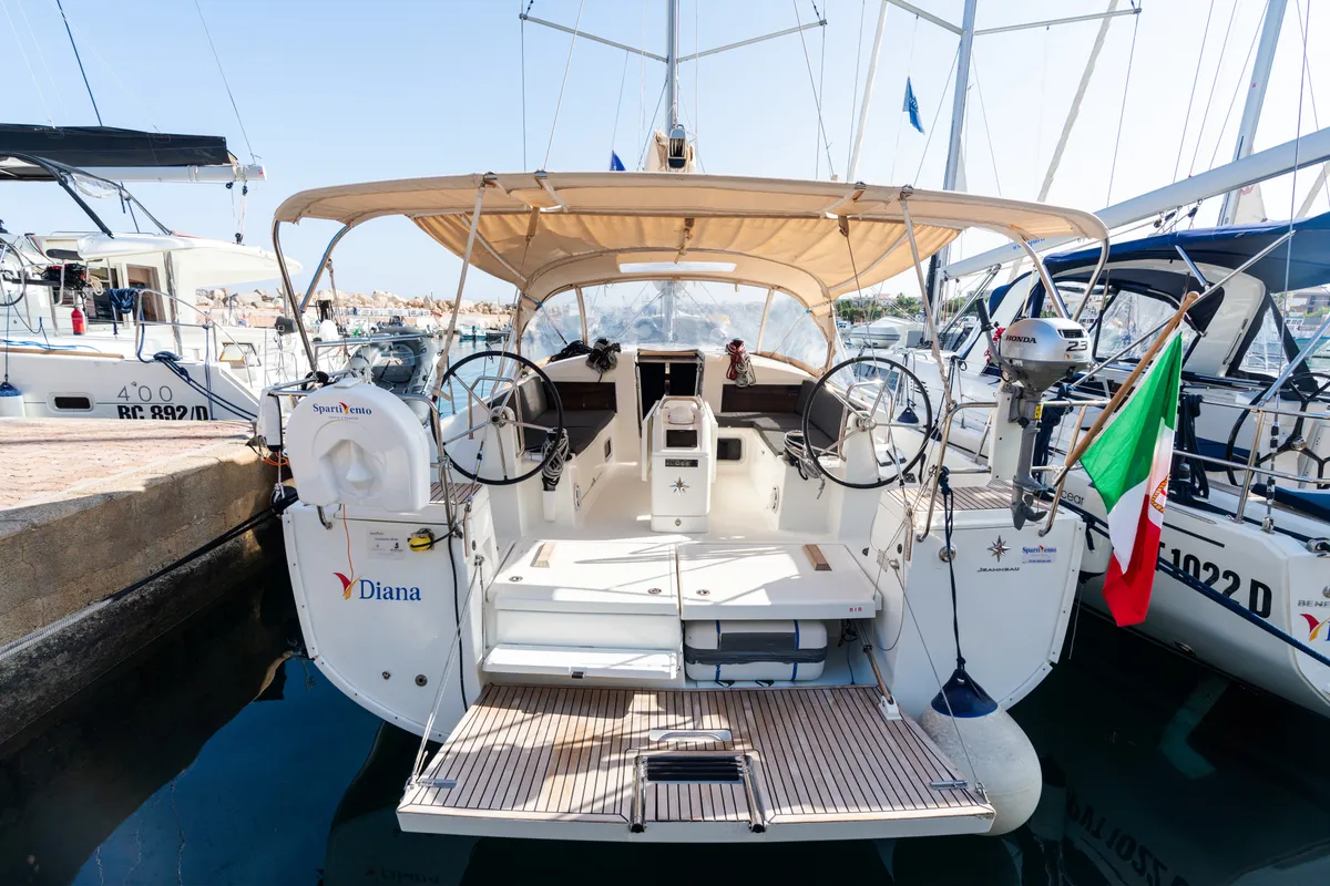 Exterior view of Jeanneau Sun Odyssey 440, a sailboat at Tonnarella, Italy