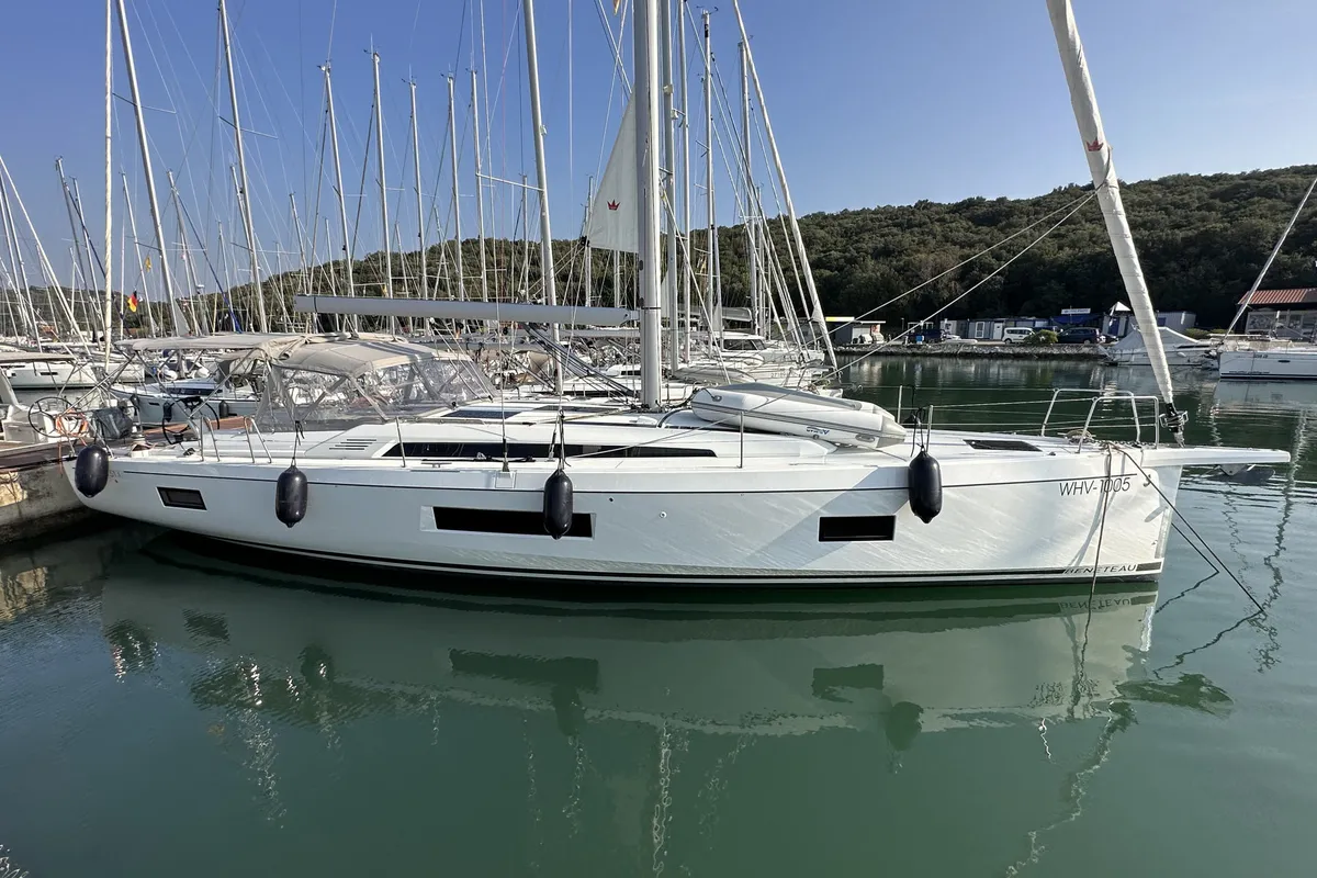 Exterior view of Obelix, a Beneteau Oceanis 51.1 sailboat at Grad Pula, Croatia