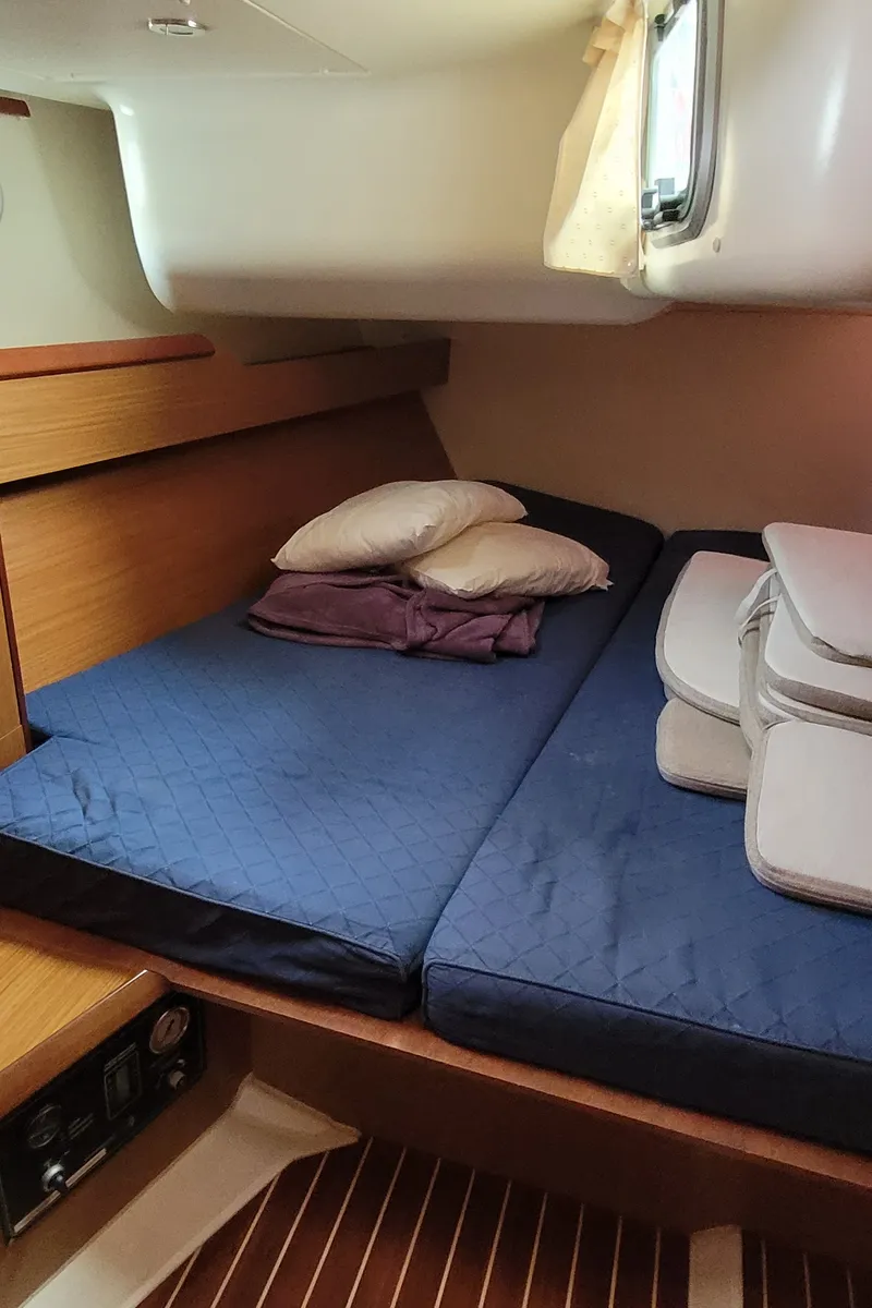 Cabin on Rubra, a Jeanneau Sun Odyssey 49 sailboat at Toulon, France