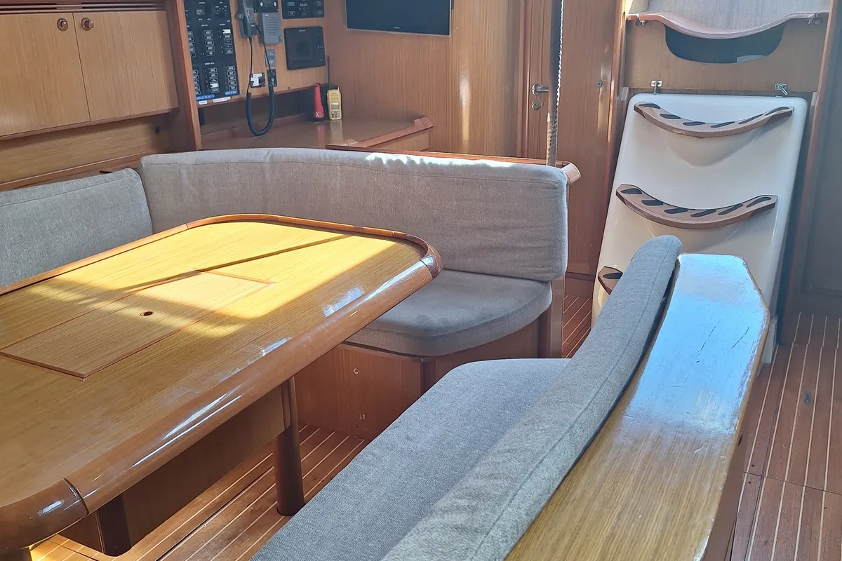Salon of Rubra, a Jeanneau Sun Odyssey 49 sailboat at Toulon, France