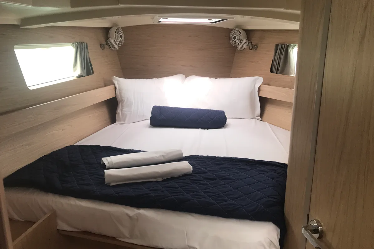 Cabin on Achemar, a Beneteau Oceanis 41.1 sailboat at Tonnarella, Italy