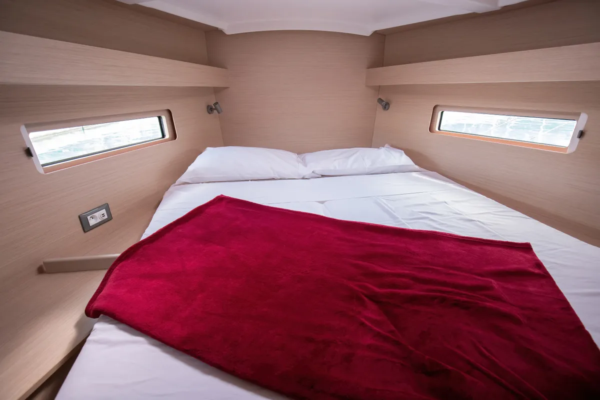 Cabin on Cupido - Comfort line, a Beneteau Oceanis 40.1 sailboat at Tonnarella, Italy