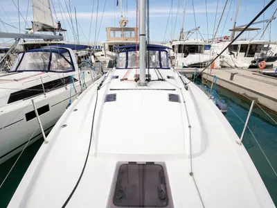 Deck of Cupido - Comfort line, a Beneteau Oceanis 40.1 sailboat at Tonnarella, Italy