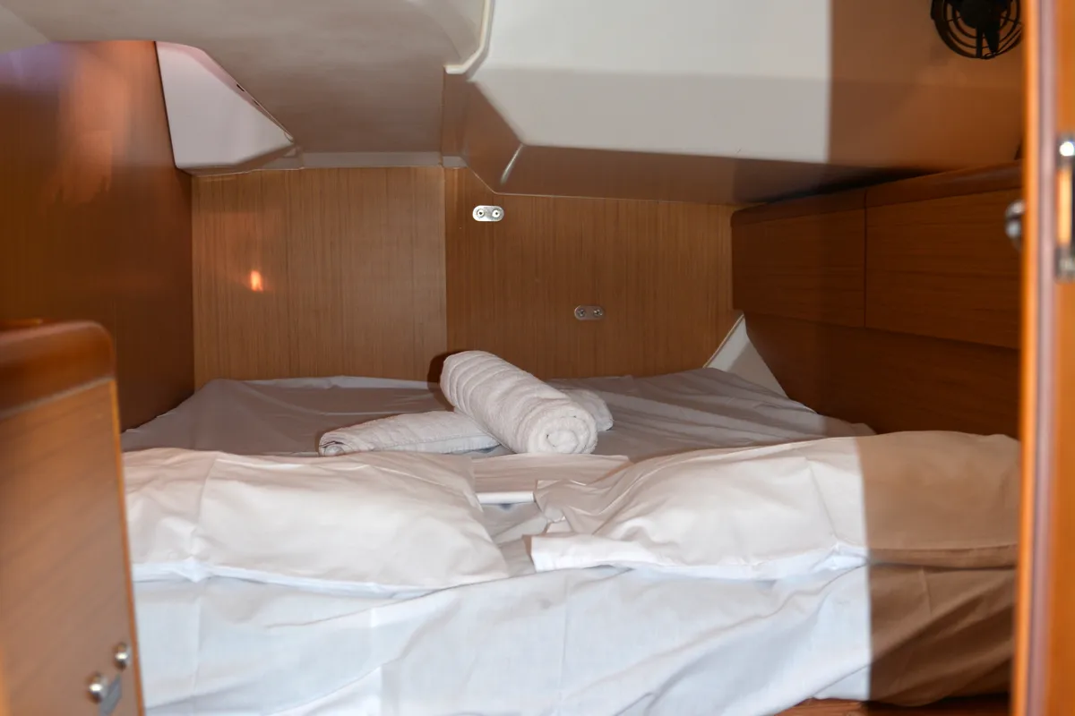 Cabin on Colibrì, a Jeanneau Sun Odyssey 44 i sailboat at Municipal Unit of Lefkada, Greece