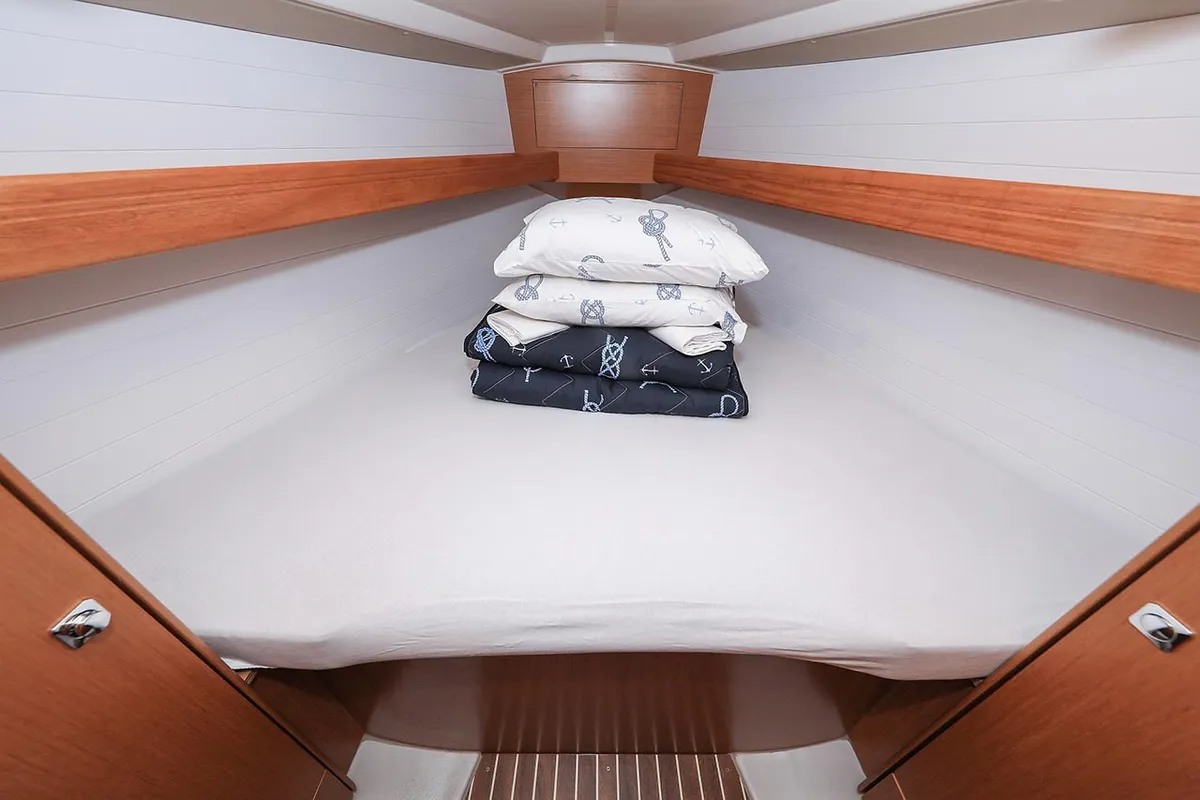 Cabin on Deneb, a Bavaria Cruiser 34 sailboat at Jezera, Croatia