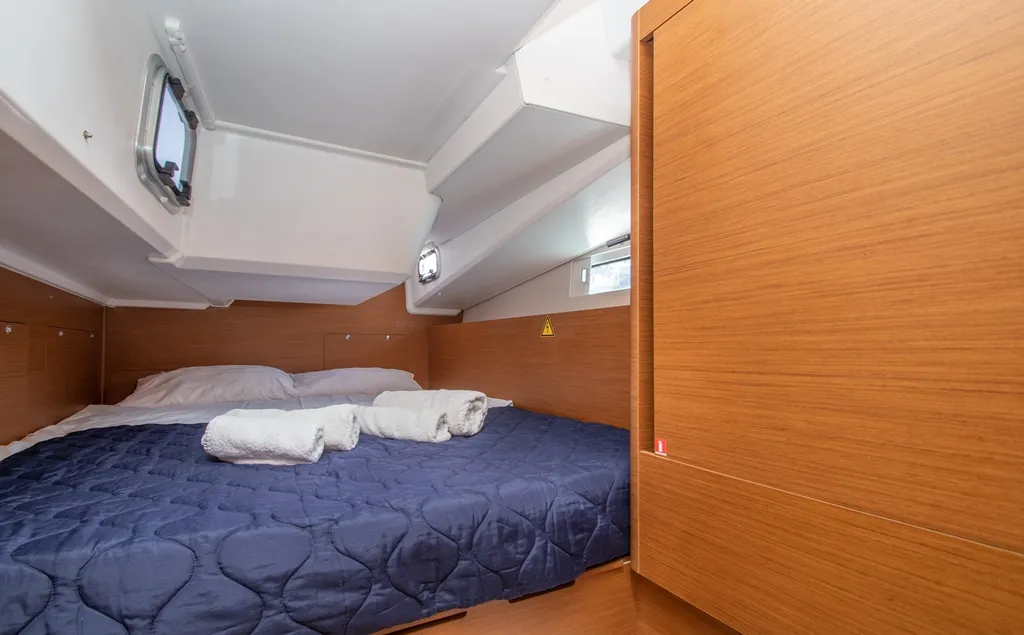 Cabin on Knot, a Jeanneau Sun Odyssey 490 sailboat at Zakynthos Municipal Unit, Greece