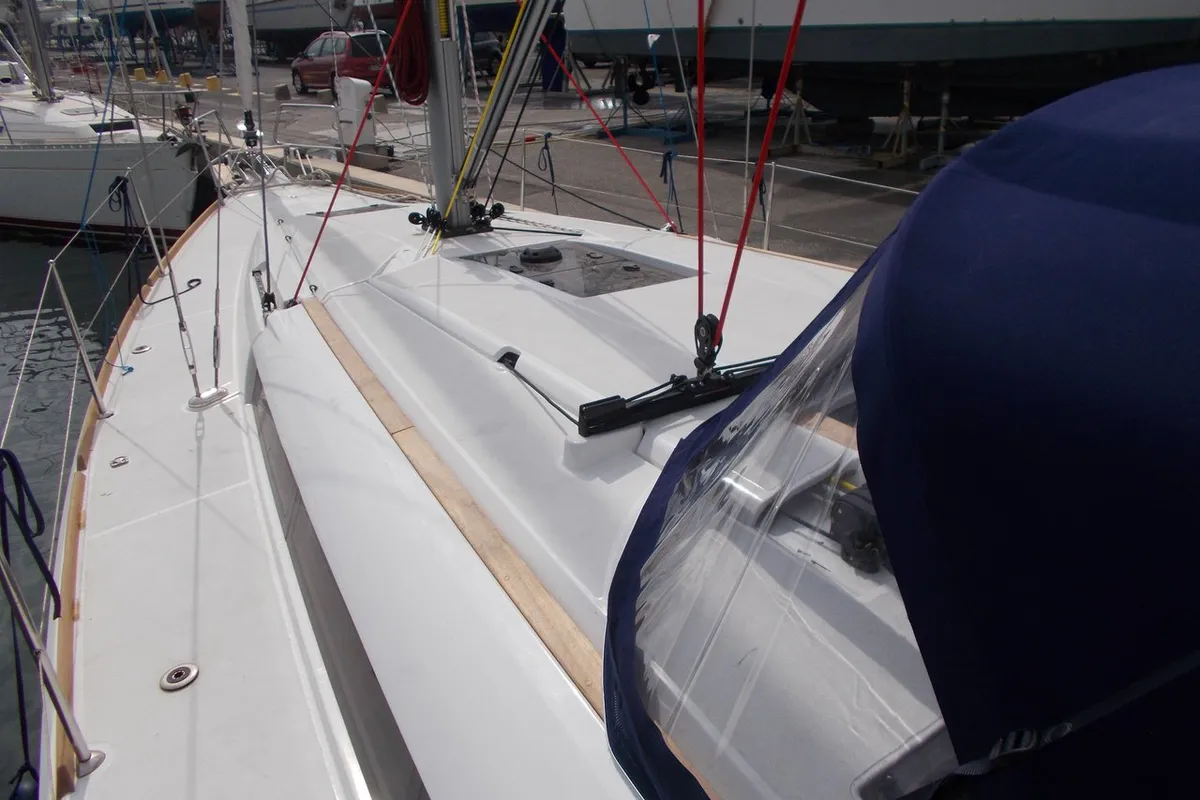 Deck of Dark Eyes, a Jeanneau Sun Odyssey 419 sailboat at Figari/Golfo Aranci, Italy